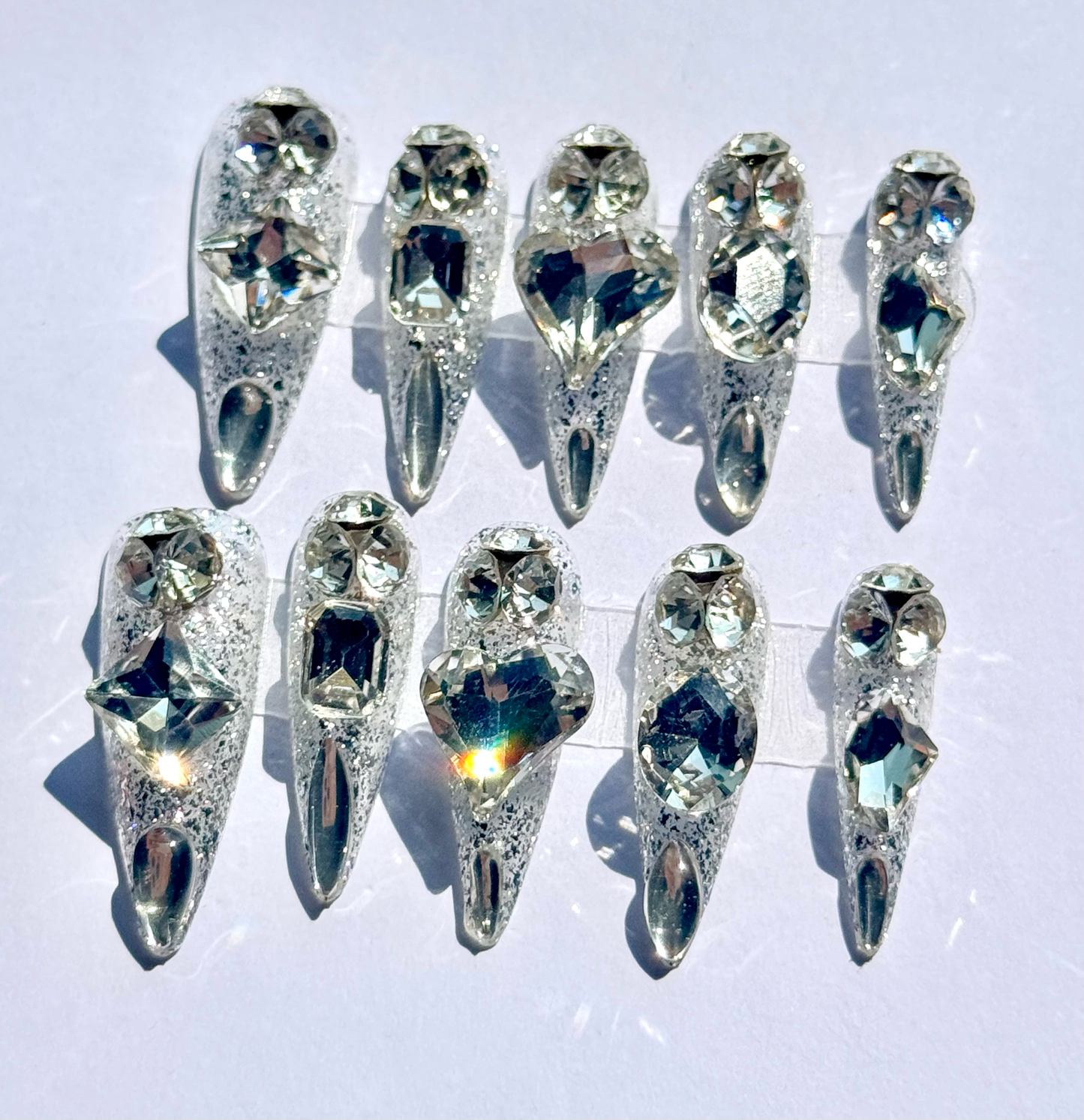 Faux Ongles Argentés Strass de Luxe