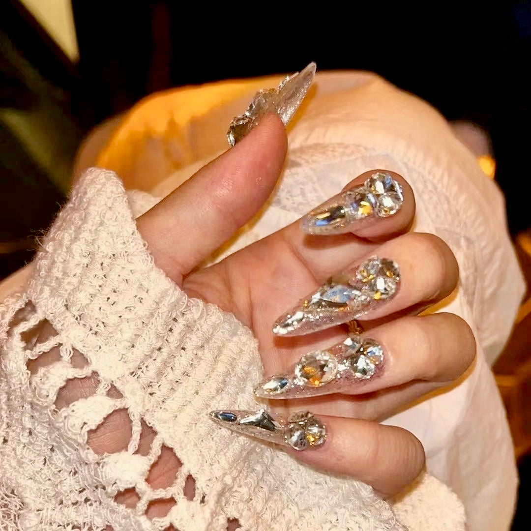 Faux Ongles Argentés Strass de Luxe