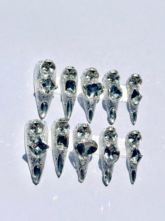 Faux Ongles Argentés Strass de Luxe