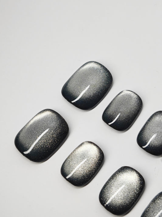 BestSeller BLACK CATEYE Press-On Nails